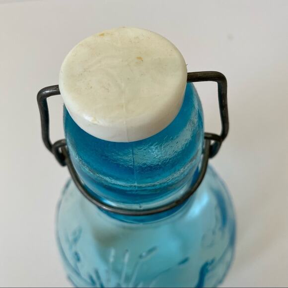 Vintage Embossed Blue Glass Bottle Made in Italy Donkey Duck Scene 8 1/2 inches - Picture 5 of 8